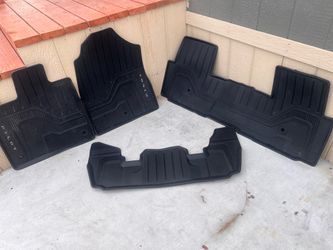 Honda Pilot Mats and Cargo Cover