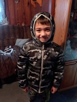 Camo jacket size 5 to 6