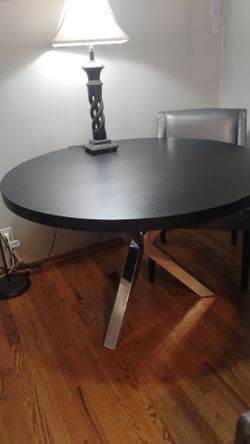 Dining room table and 2 chairs