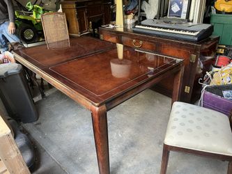 White Furn Co Antique Table, Chairs, And Hutch
