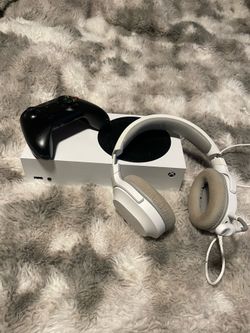 Xbox series s (500 games with acc)