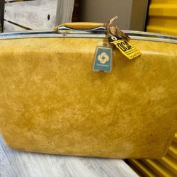 VINTAGE SAMSONITE SUITCASE & SHOULDER BAG