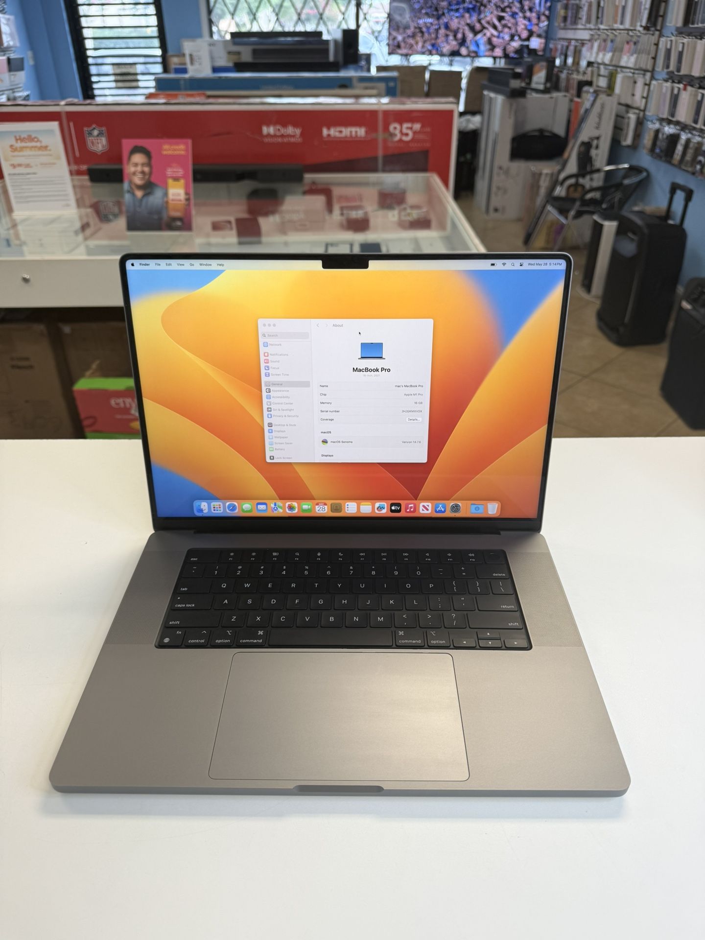 MacBook Pro 16inch M1Pro 16Gb Ram 1TB like New