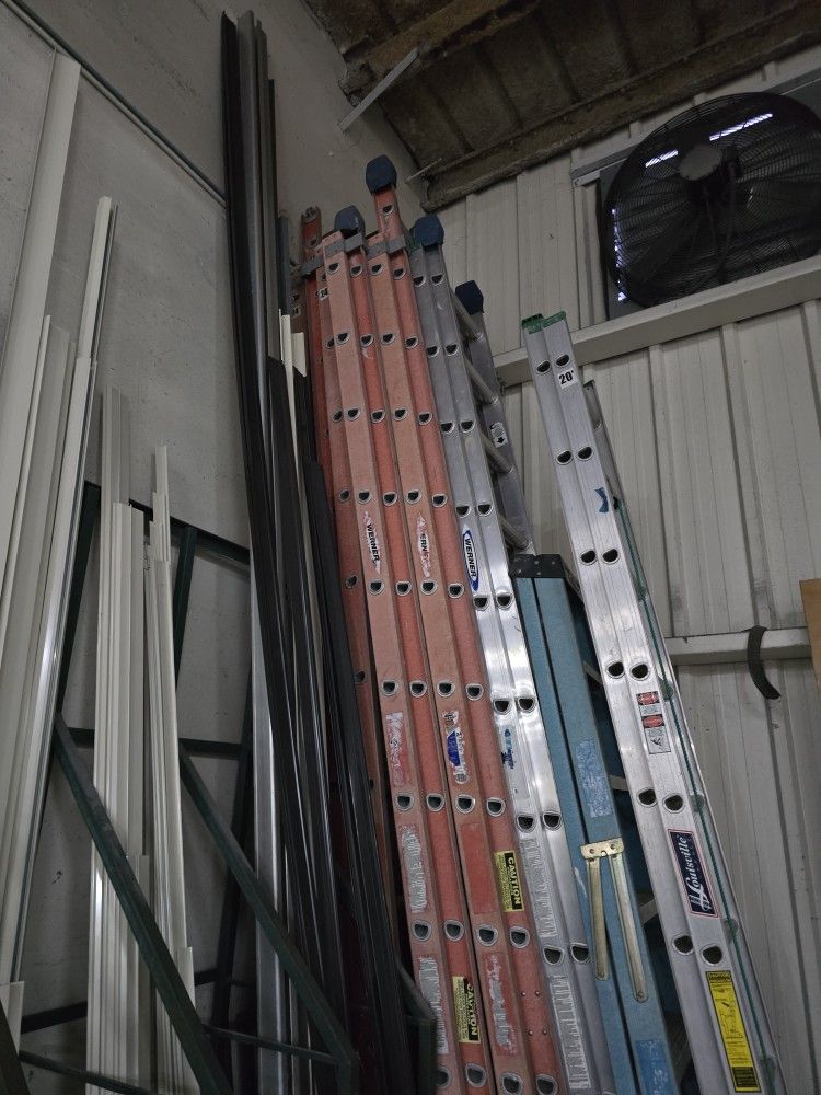 3-24' extension Ladder Excellent Condition