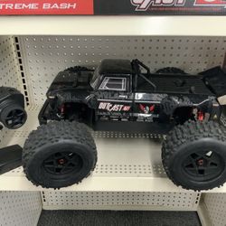 Arrma Outcast 6S BLX Brushless RTR 1/8 Extreme Bash 4WD Stunt Truck (Black) w/DX3 Radio, Smart ESC & AVC