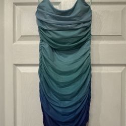 Beautiful Dress Size Small  !! 