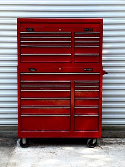 HUSKY 23 DRAWER ROLLING TOOL CHEST
