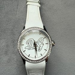 dolce and gabbana women watch with brand new battery. (MUST SELL TODAY!)