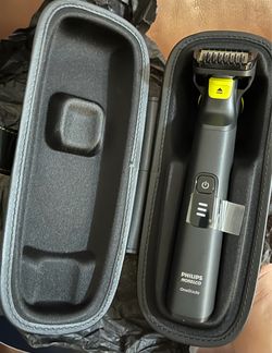 Brand New Philips Norelco OneBlade Trimmer Kit