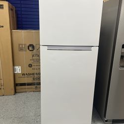 Apartment Size 18cu.ft Top Freezer Fridge 