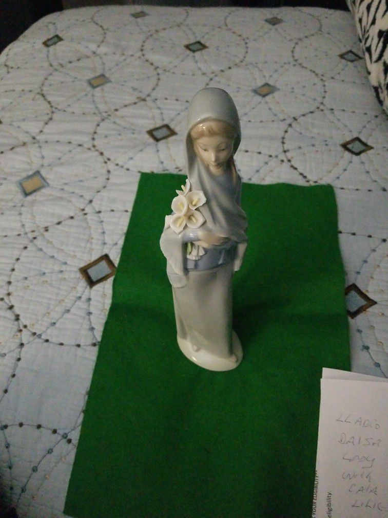 Lladro Figurine Dasia with Cala Lilies 
