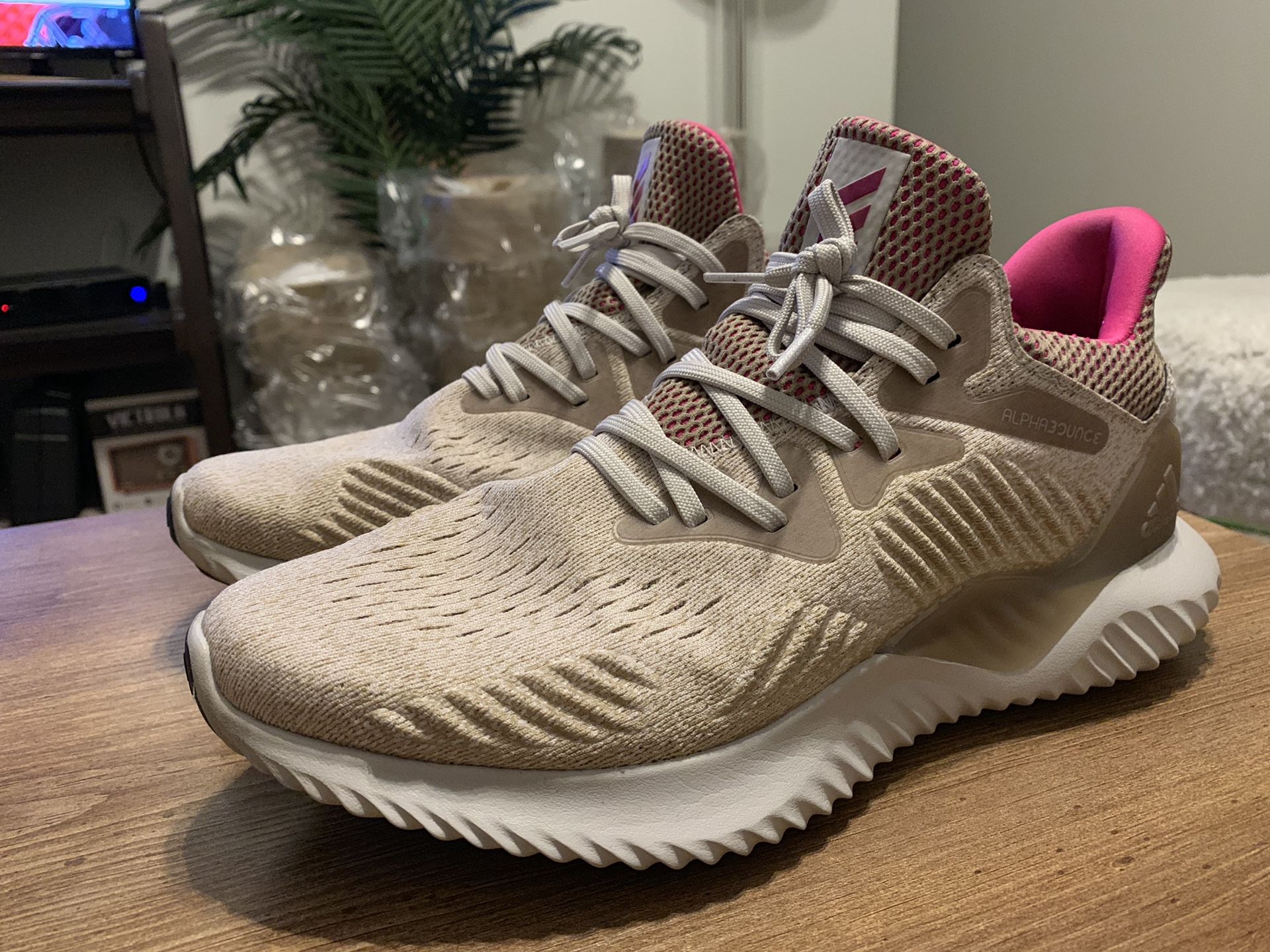 Adidas Alphabounce Beyond ‘Chalk Pink’ (Size 10)