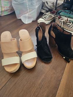 2 pairs of wedges size 7 5