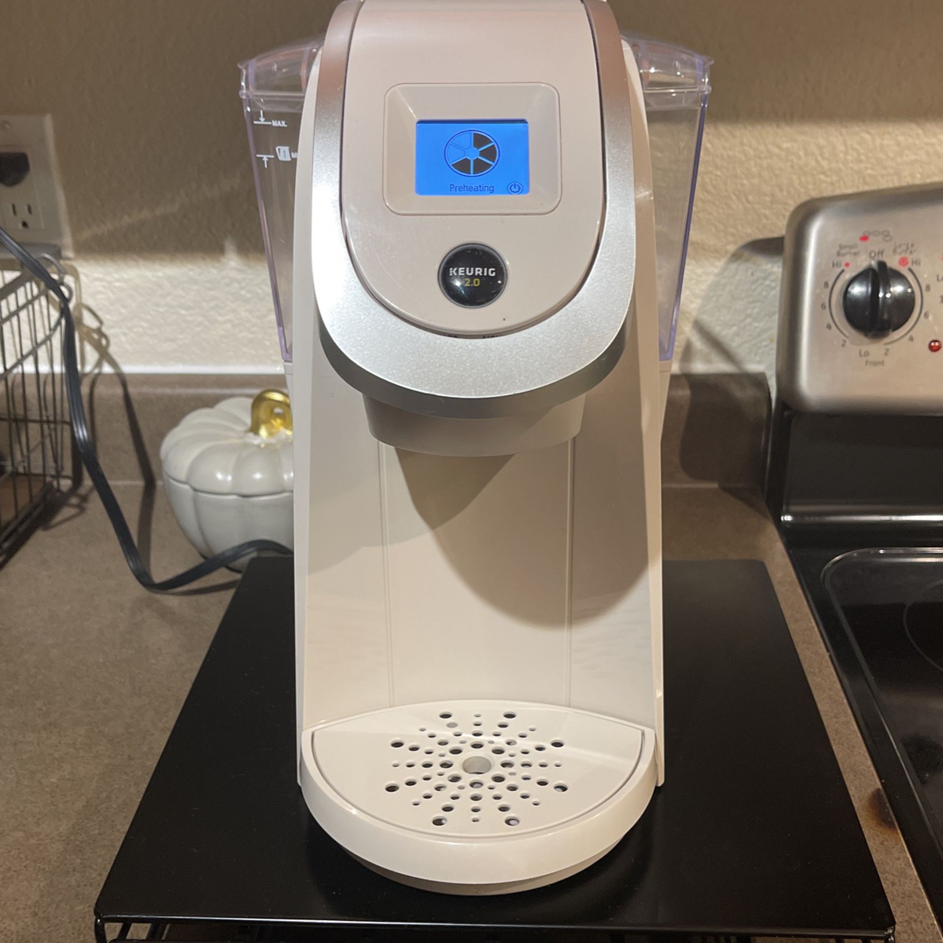 Keurig Smart Cafe with Milk Frother for Sale in Greensboro, NC - OfferUp