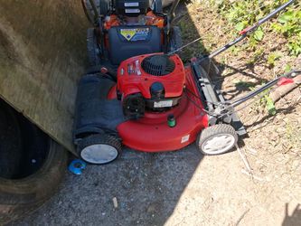 Lawnmower troybilt 200