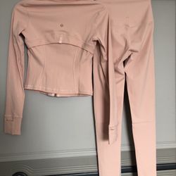 Pink lululemon set size medium 