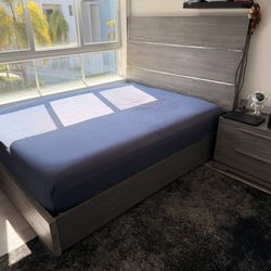 Juego De Cama Más Colchón Más Mesa De Noche