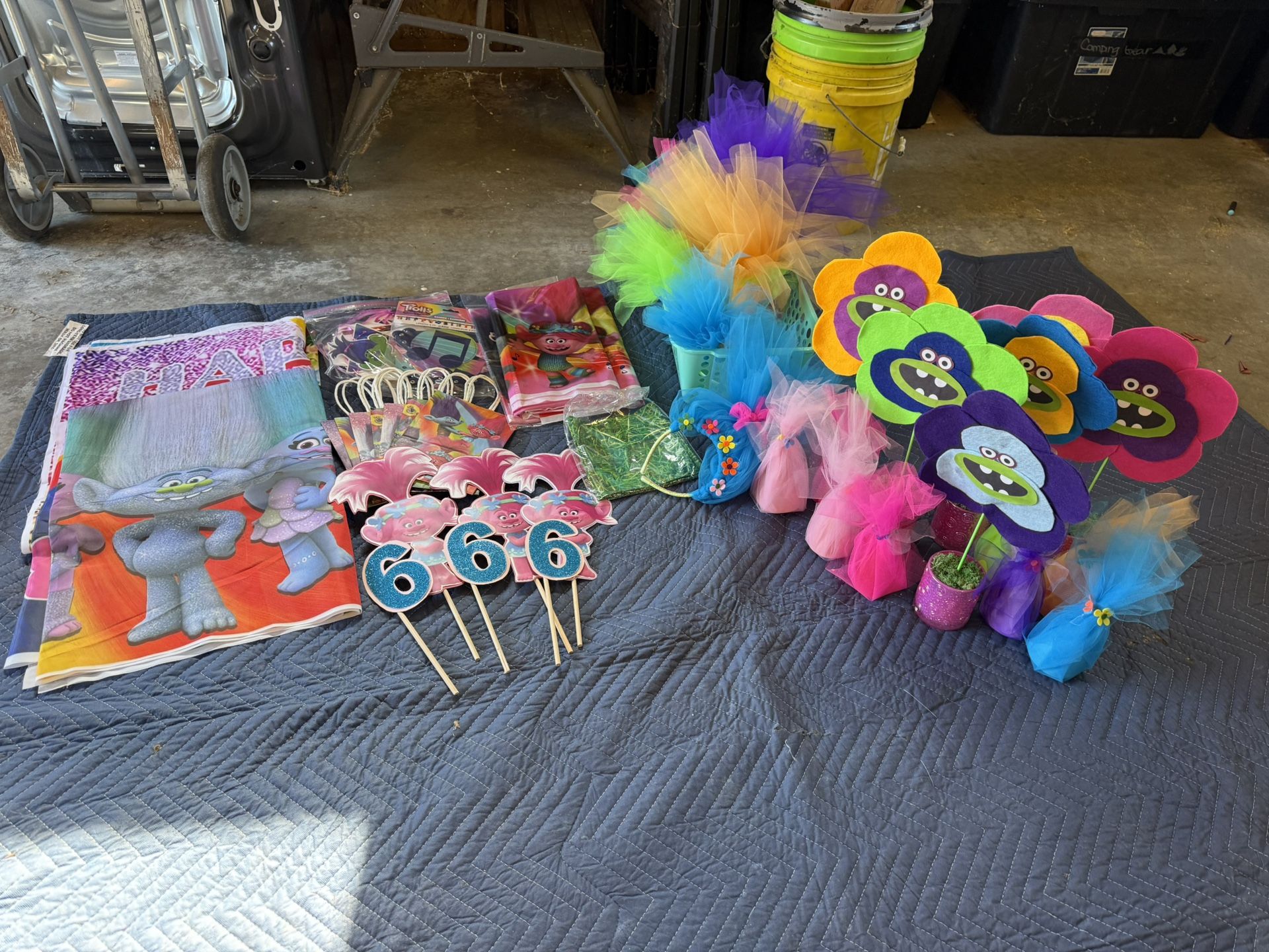 Trolls birthday party decorations