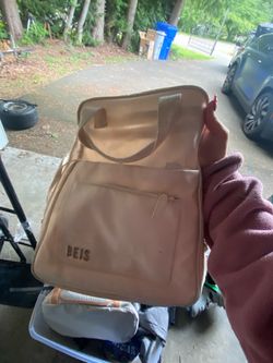 LOW PRIE MOVING- $220 RETAIL BEIS BACKPACK