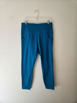 Blue Cropped Athletic Leggings with Pockets