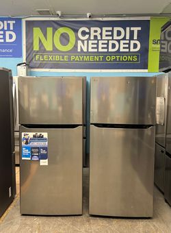 LG 30" w 20 Cu. Ft. Top Freezer Refrigerator w/ Multi-Air Flow and Reversible Door