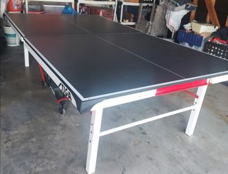 Ping pong table