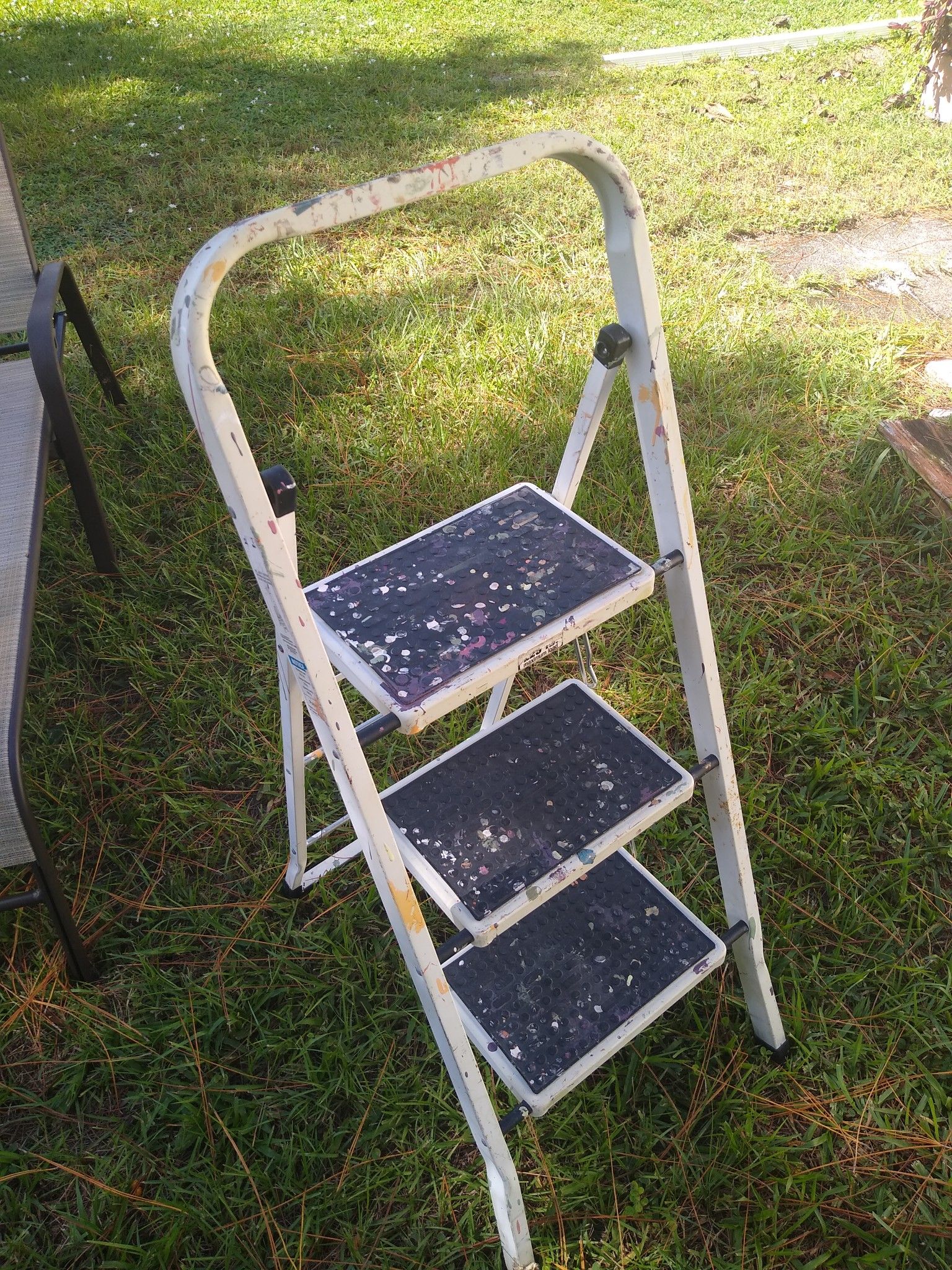 Metal foldable step stool