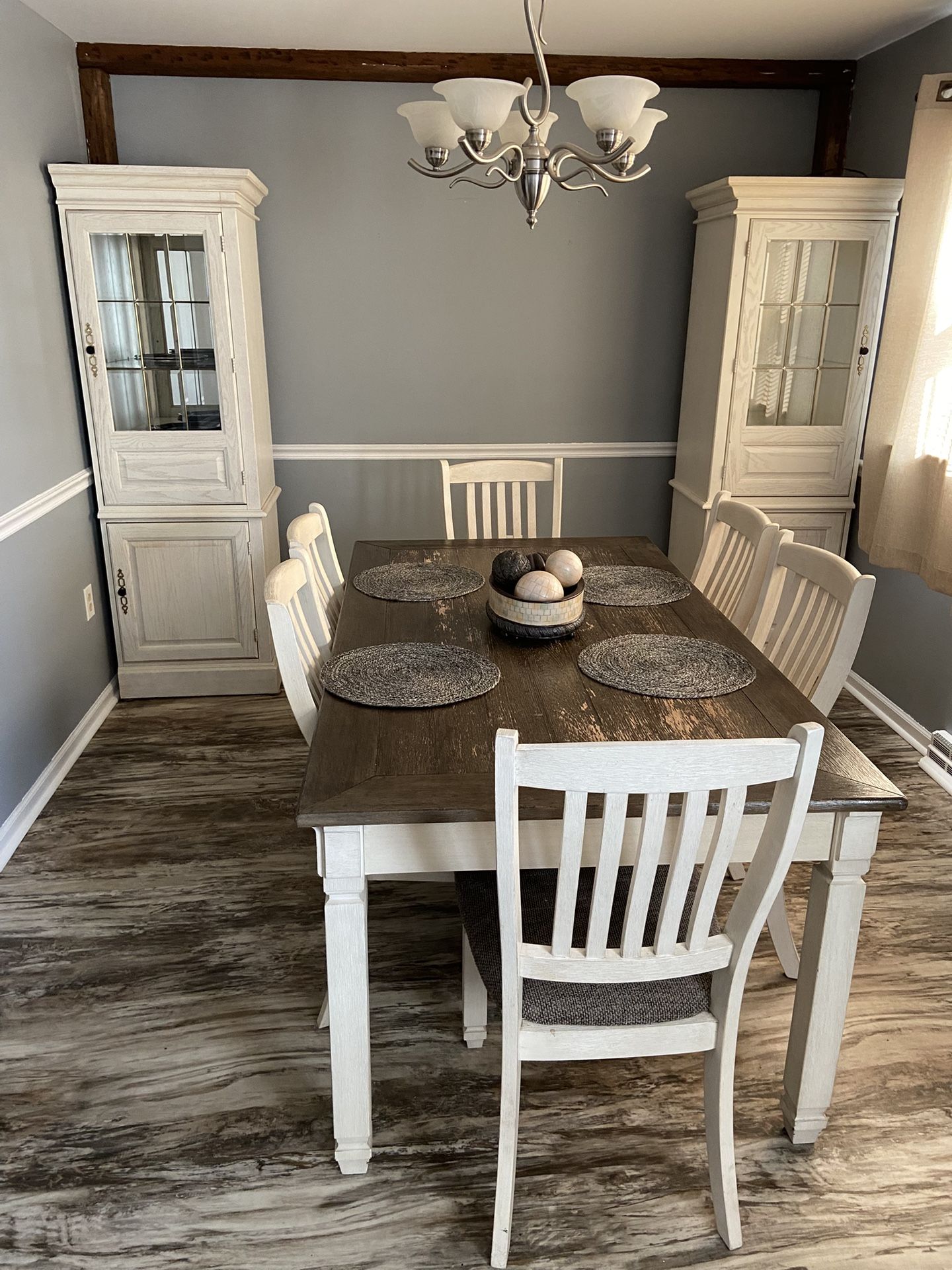Table 6 chairs with drawers on the side rustic look