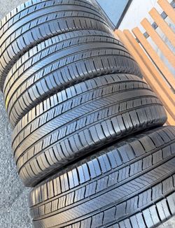 205/55/16 Michelin 📍📍 Vendo un set de llantas con 80% de vida las 4 📍🌟