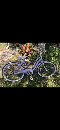 24” Schwinn beach cruiser bike In good shape