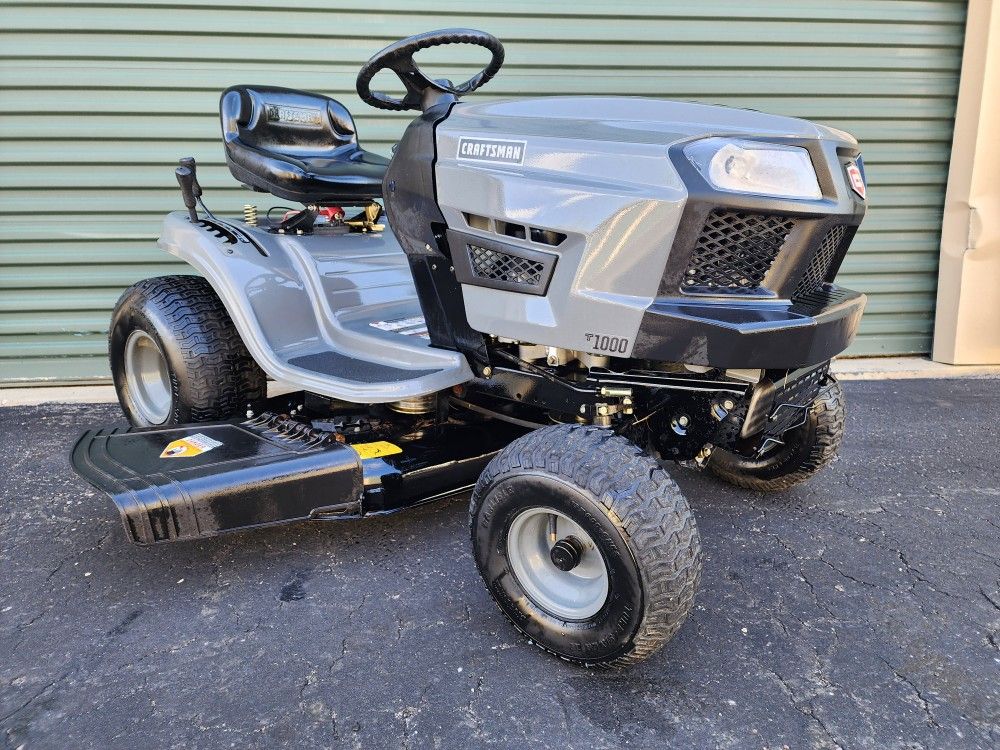 MINT Craftsman Lawn Tractor Lawn Mower w/ 42" deck 420cc OHV Engine PRICE IS FIRM