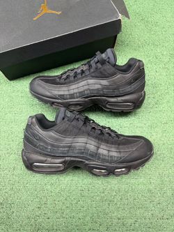 NIKE AIR MAX 95 ESSENTIAL TRIPLE BLACK SIZE 10