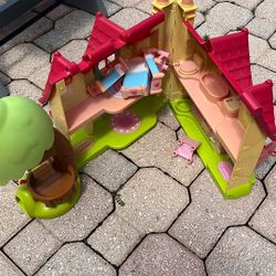 Free Small Dollhouse 