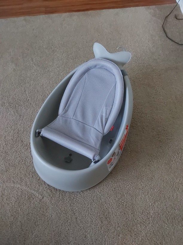 Skip Hop 3-Stage Baby Bath Tub – Great Condition