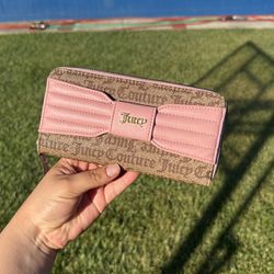 Juicy Couture Bow wallet!!🎀