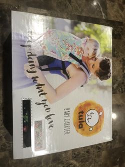 New Tula still in box with hood Betty print