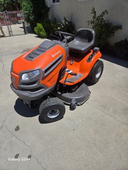 Riding lawn mower
