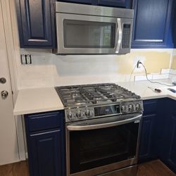 Whirlpool Over The Range Microwave- Fresh off The Wall, Works Great