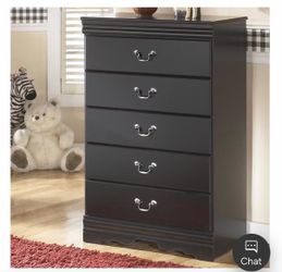 Dresser Ashley Huey Vineyard Chest in Black