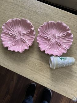 Two hibiscus platters – pink