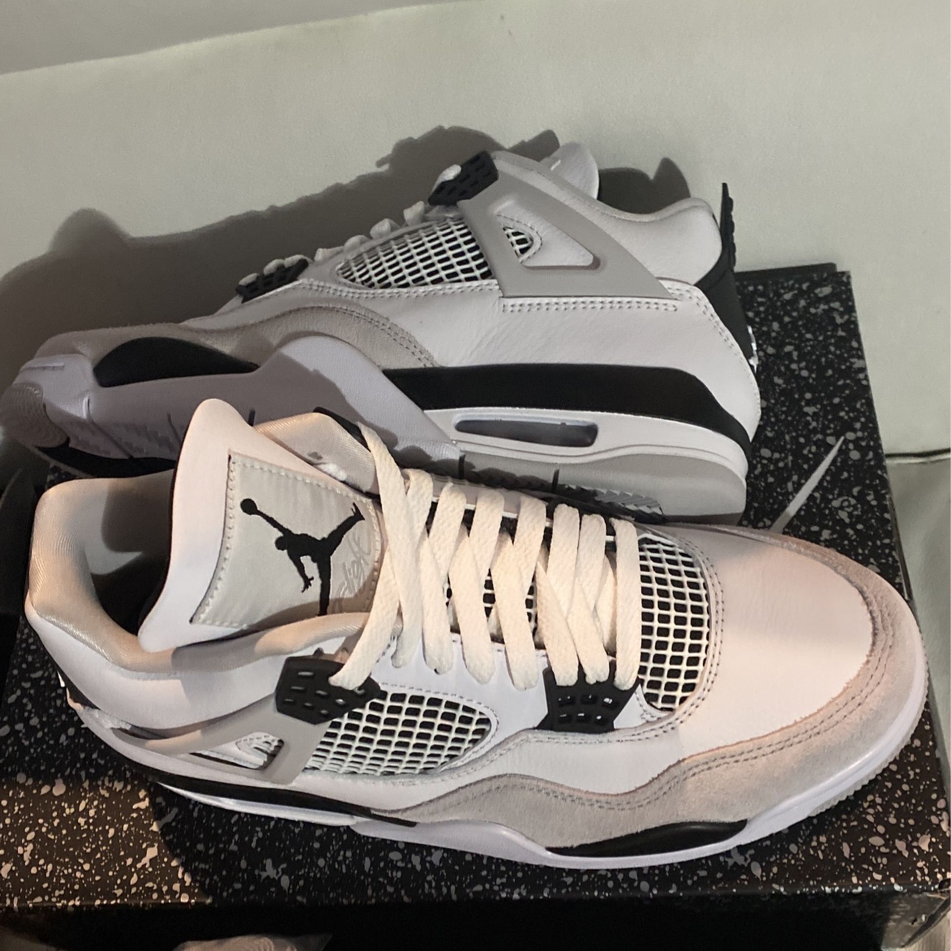 Jordan 4s