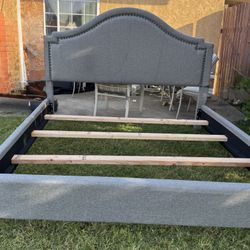 Beutiful King Size Bed With Good Mattress Set