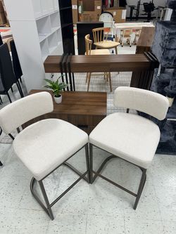 Accent chairs