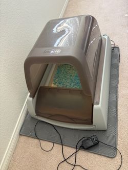 PetSafe ScoopFree Automatic Self-Cleaning Litter Box w/ Hood