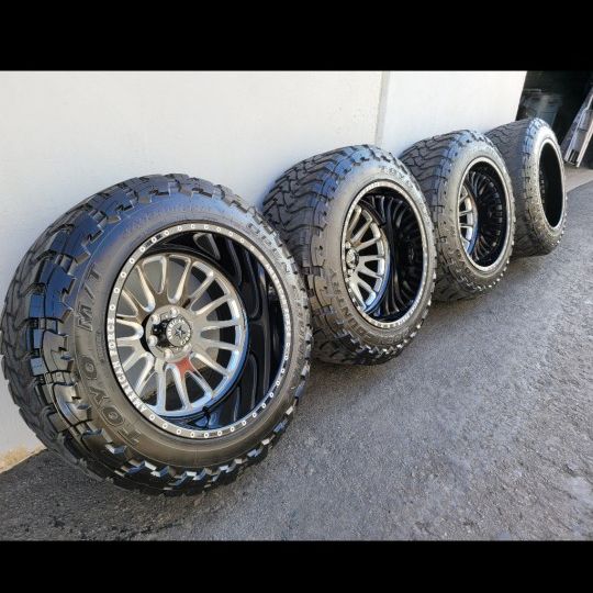 22x14 American Force w/ 37" Toyo Open Country 22x14 -76 mm offset