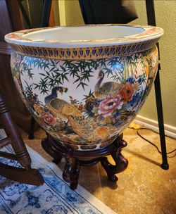 Vtg Chinese Satsuma Garden & Peacock Porcelain Fishbowl planter 16x13 w/ wood stand 21" / end table