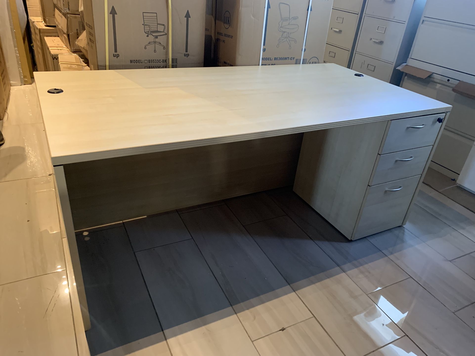 Executive Desk 3x6’ Maple With Drawers