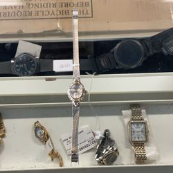 Victoria Rhein quarts watch