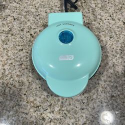 Dash Mini Waffle Maker