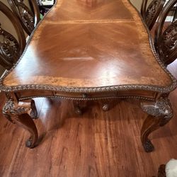 Beautiful Dining Set Table and 6 Chairs 